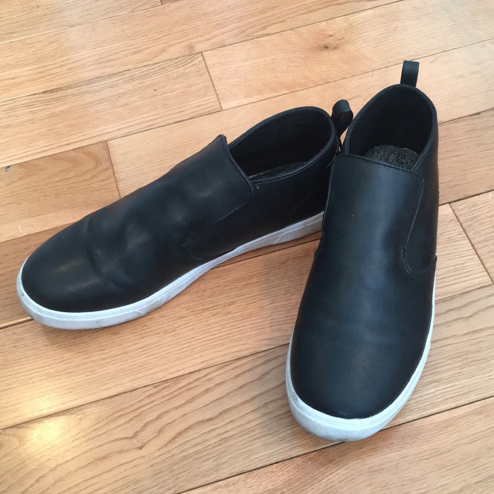Ankle high sneakers